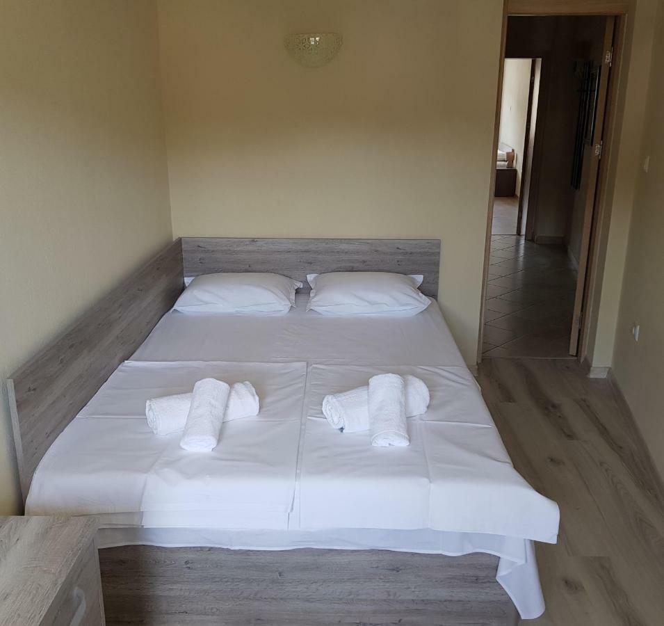Часовника Hotell Trjavna Eksteriør bilde